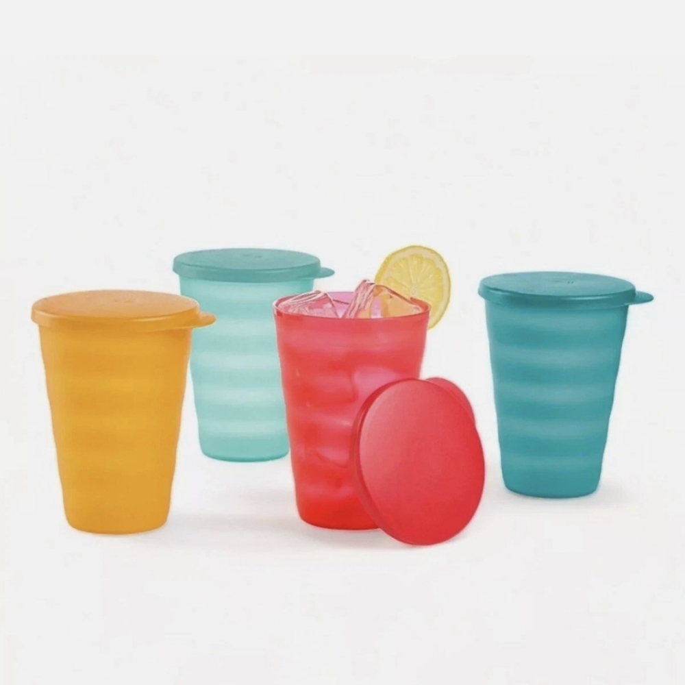 Colorful Plastic Tumblers with Lids